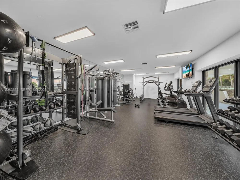 2625 Collins Ave #910 Miami Beach, FL 33140