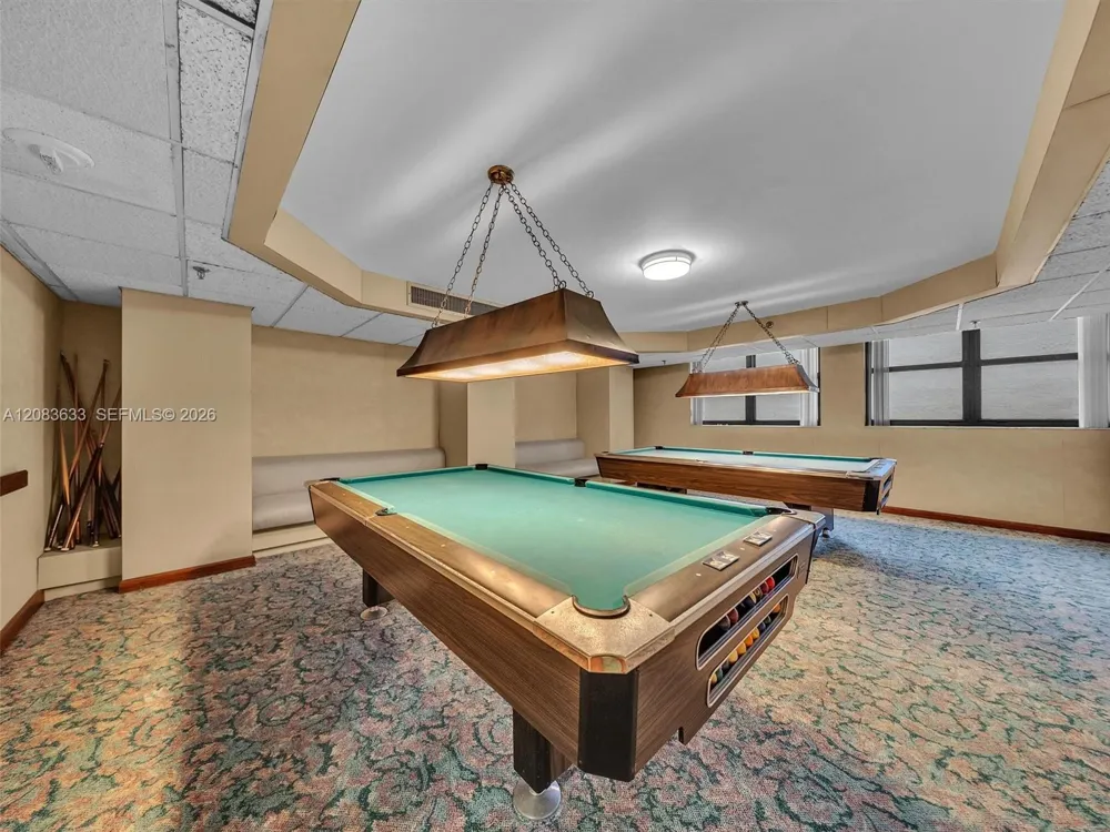 2625 Collins Ave #910 Miami Beach, FL 33140