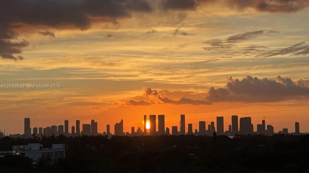 2625 Collins Ave #910 Miami Beach, FL 33140