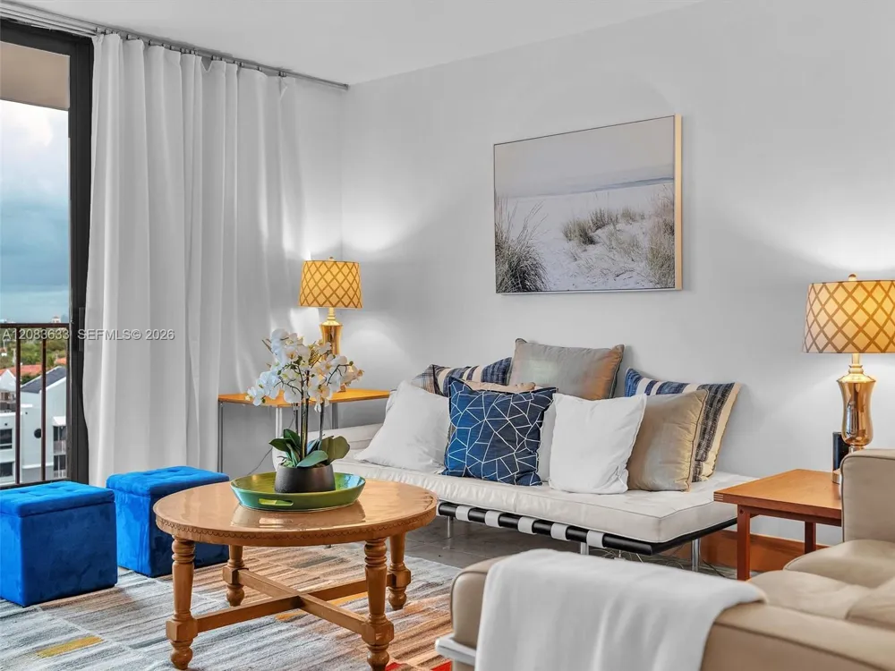 2625 Collins Ave #910 Miami Beach, FL 33140