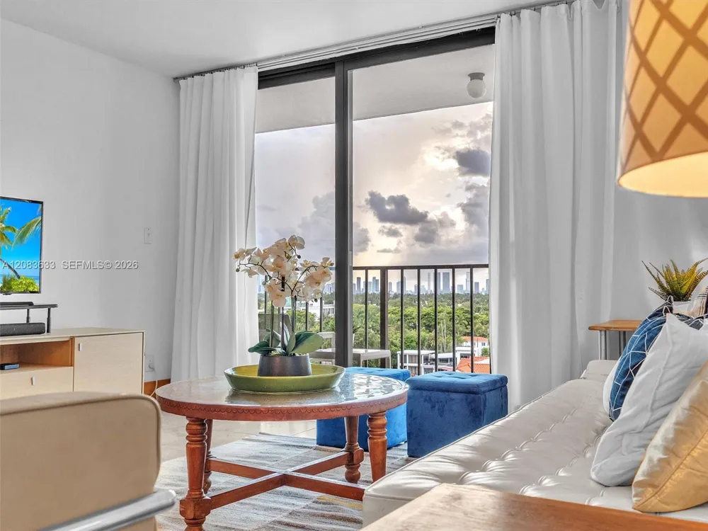 2625 Collins Ave #910 Miami Beach, FL 33140