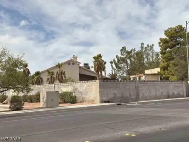 1830 Del Font Court Las Vegas, NV 89117