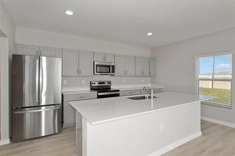 36675 THORNHEDGE DRIVE Zephyrhills, FL 33541