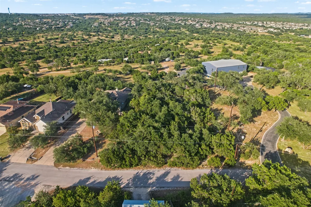 9933 Little Creek Circle Dripping Springs, TX 78620