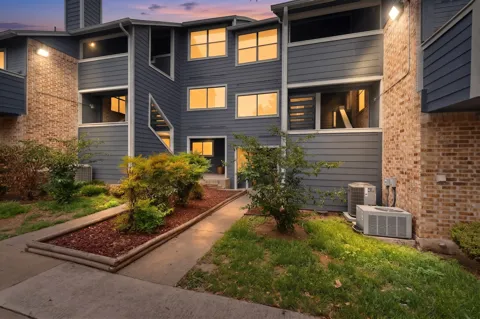 2500 Burleson Road #506