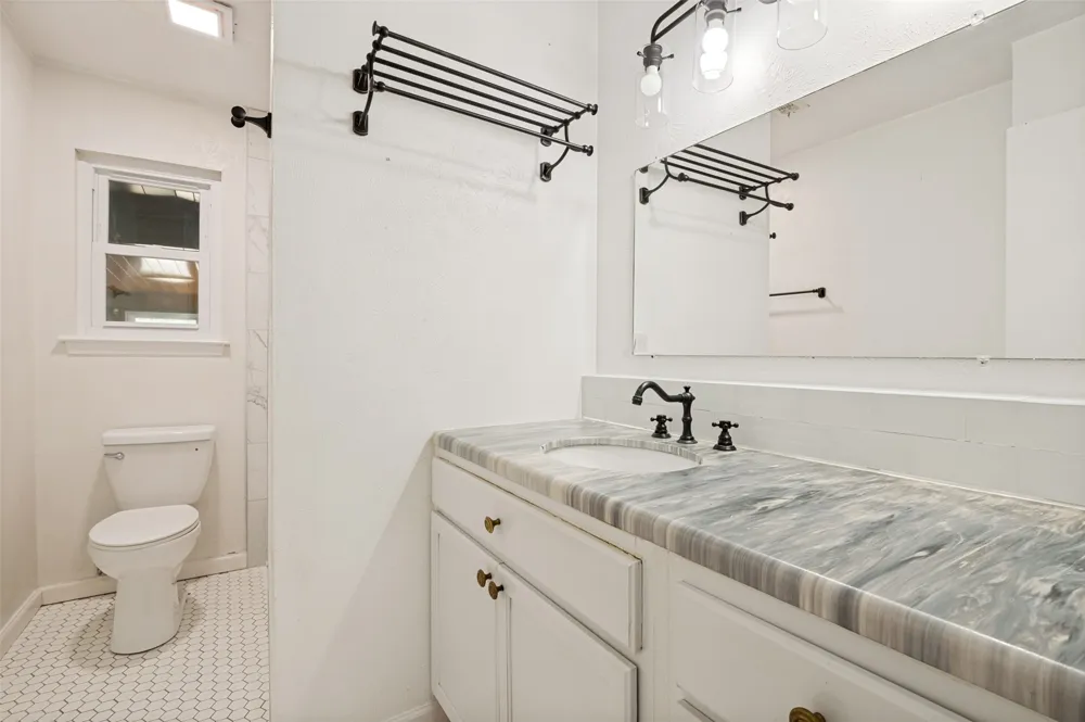 2913 David Lane Arlington, TX 76013