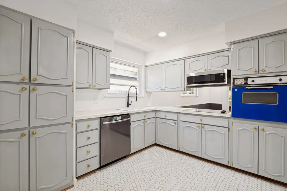 2913 David Lane Arlington, TX 76013