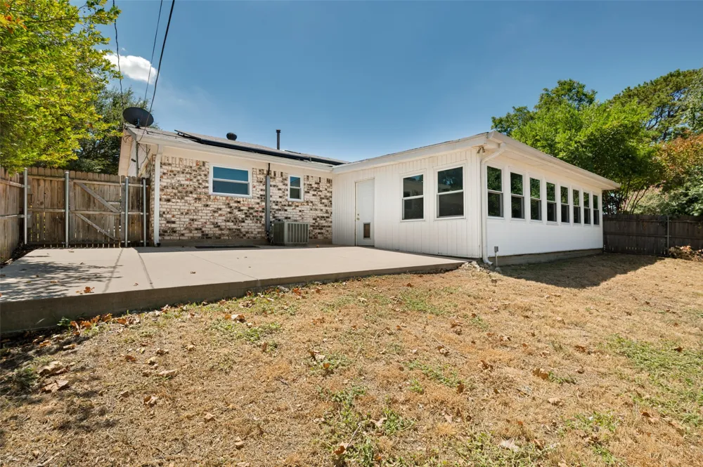 2913 David Lane Arlington, TX 76013