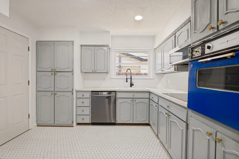 2913 David Lane Arlington, TX 76013