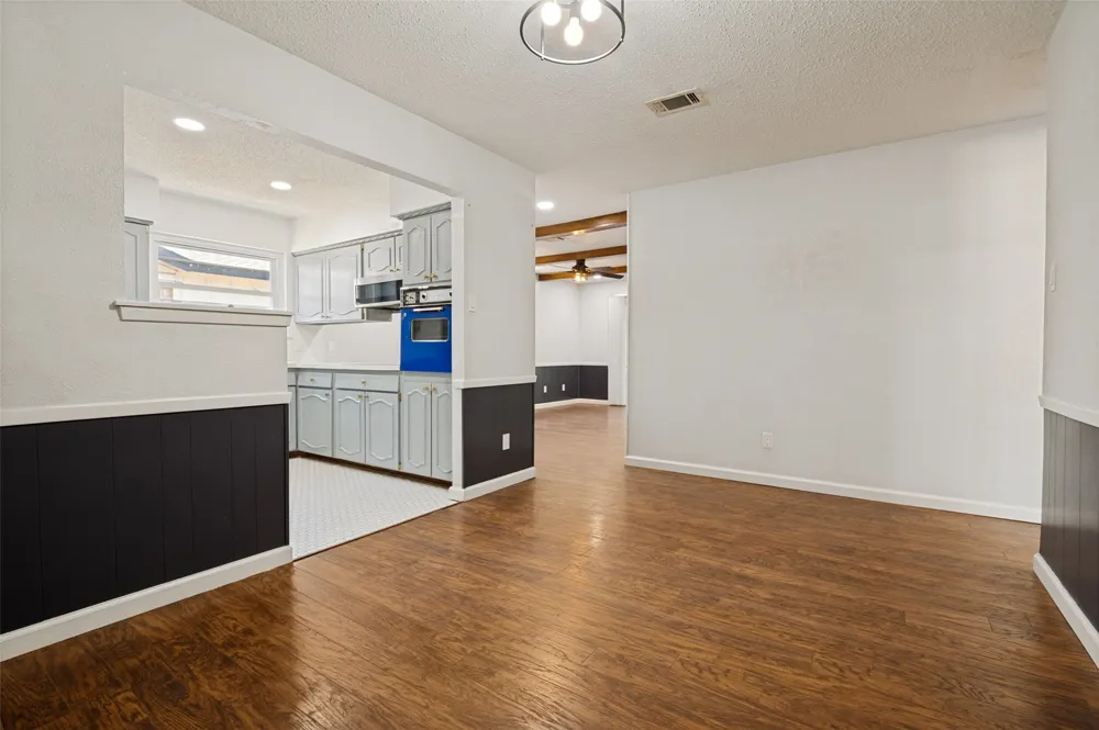 2913 David Lane Arlington, TX 76013