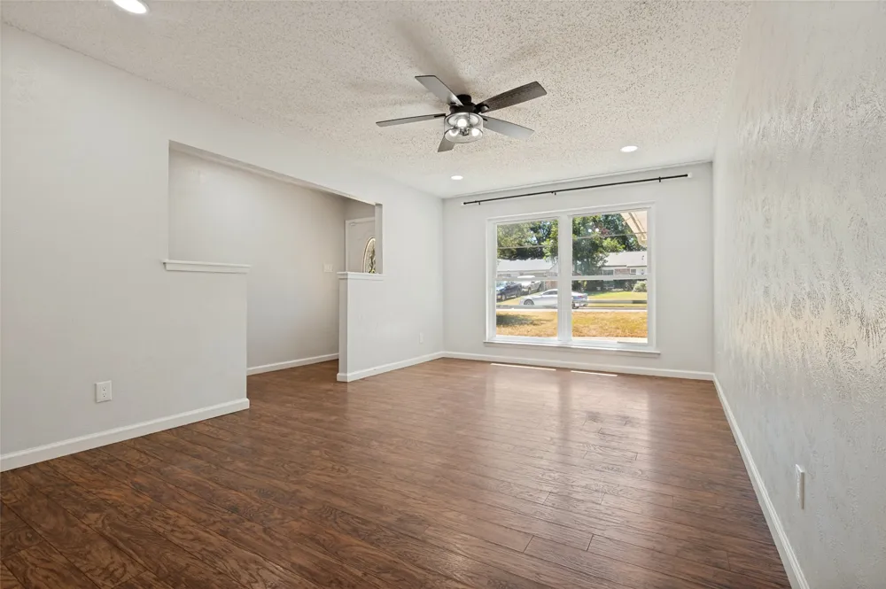 2913 David Lane Arlington, TX 76013