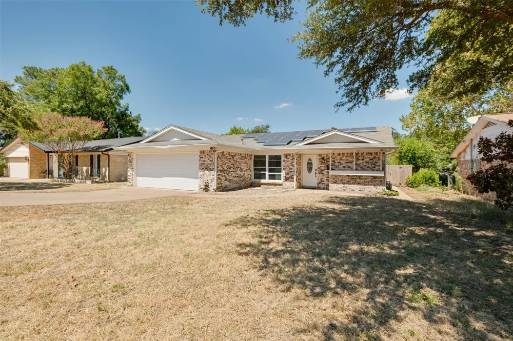 2913 David Lane Arlington, TX 76013