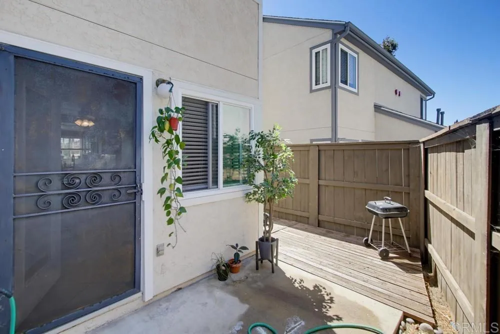 2373 Kings View Circle Spring Valley, CA 91977