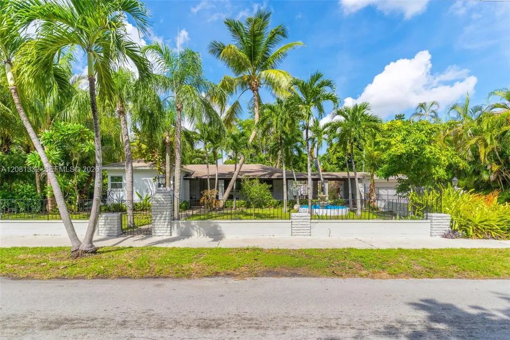 2407 Washington St Hollywood, FL 33020