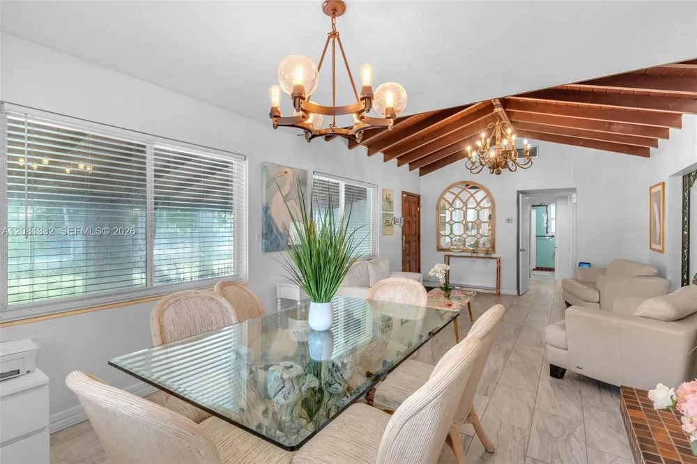 2407 Washington St Hollywood, FL 33020