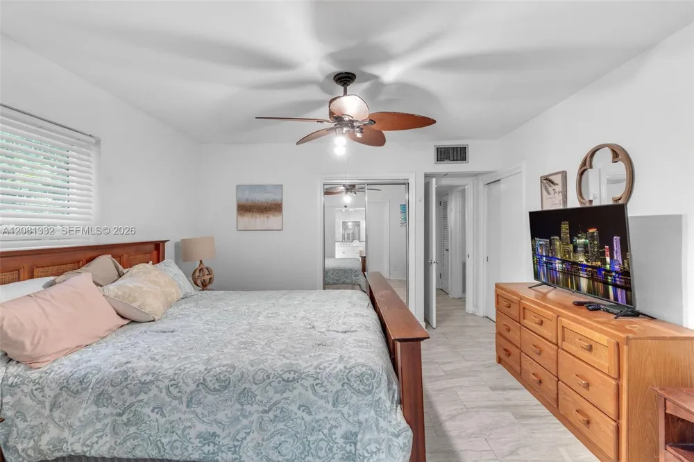 2407 Washington St Hollywood, FL 33020