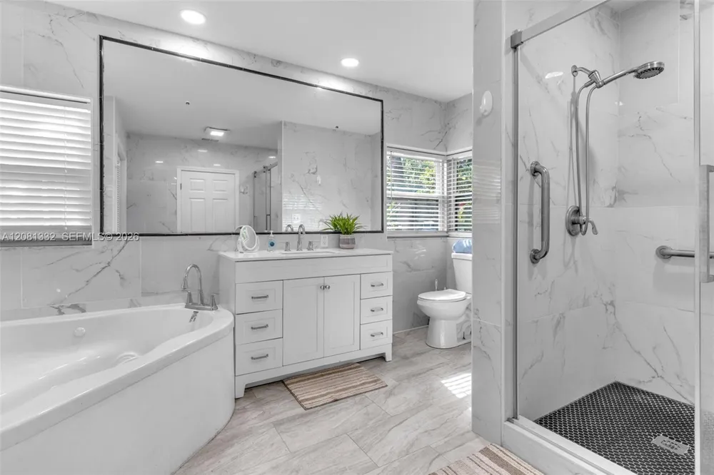 2407 Washington St Hollywood, FL 33020