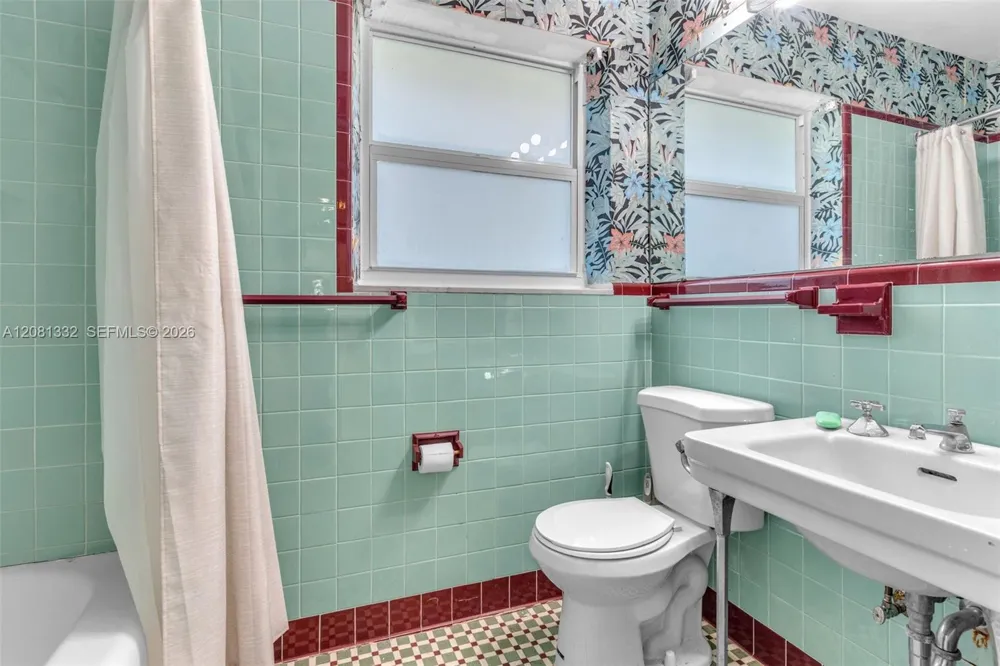 2407 Washington St Hollywood, FL 33020