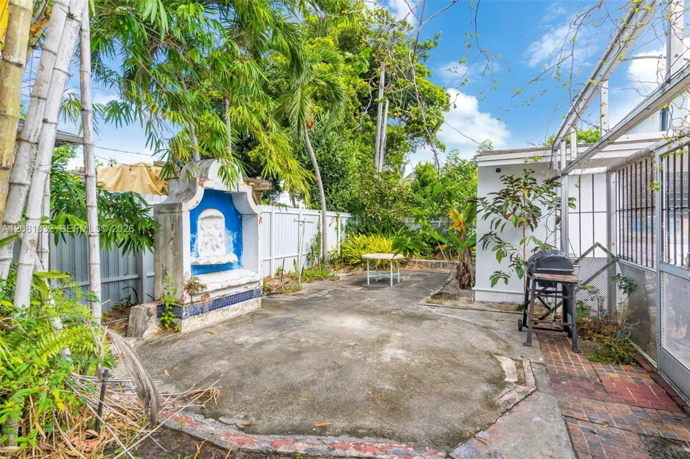 2407 Washington St Hollywood, FL 33020