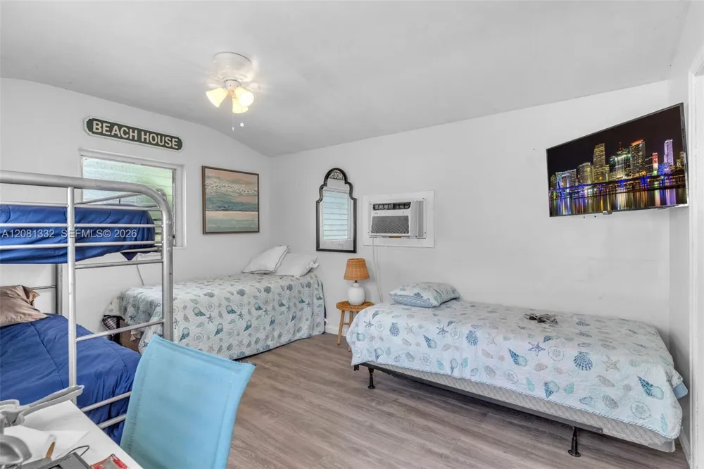 2407 Washington St Hollywood, FL 33020