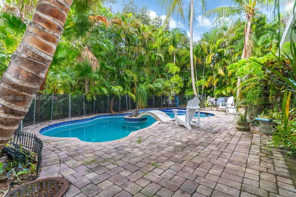 2407 Washington St Hollywood, FL 33020