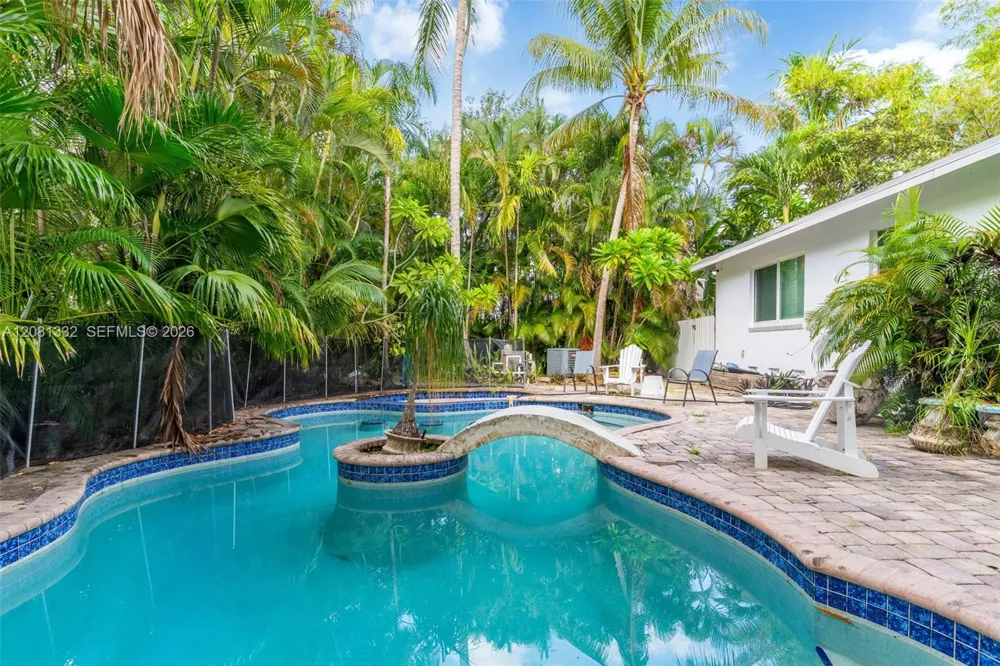 2407 Washington St Hollywood, FL 33020