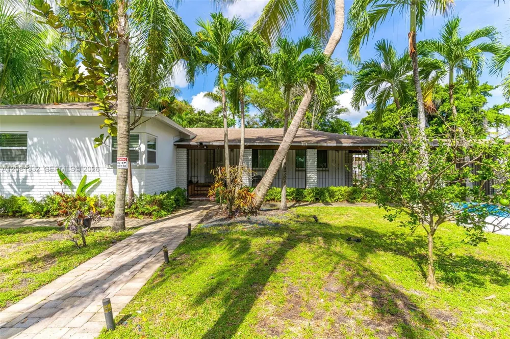2407 Washington St Hollywood, FL 33020