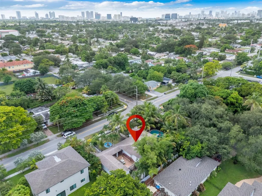 2407 Washington St Hollywood, FL 33020