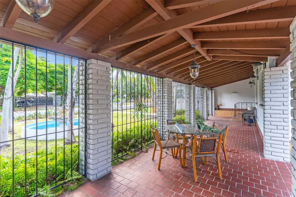 2407 Washington St Hollywood, FL 33020