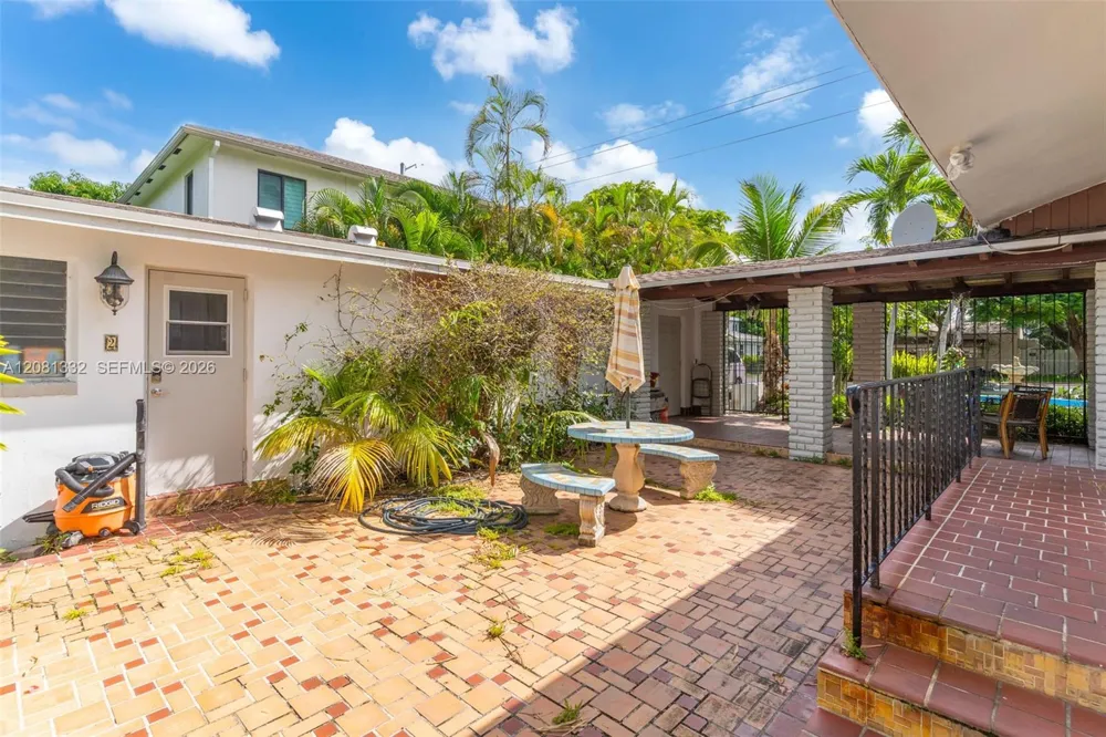 2407 Washington St Hollywood, FL 33020