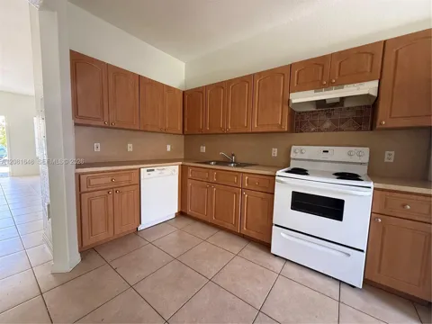 13276 OLD BISCAYNE BLVD #305