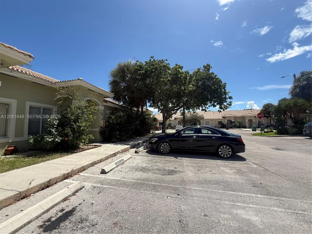 13276 OLD BISCAYNE BLVD #305 Homestead, FL 33033