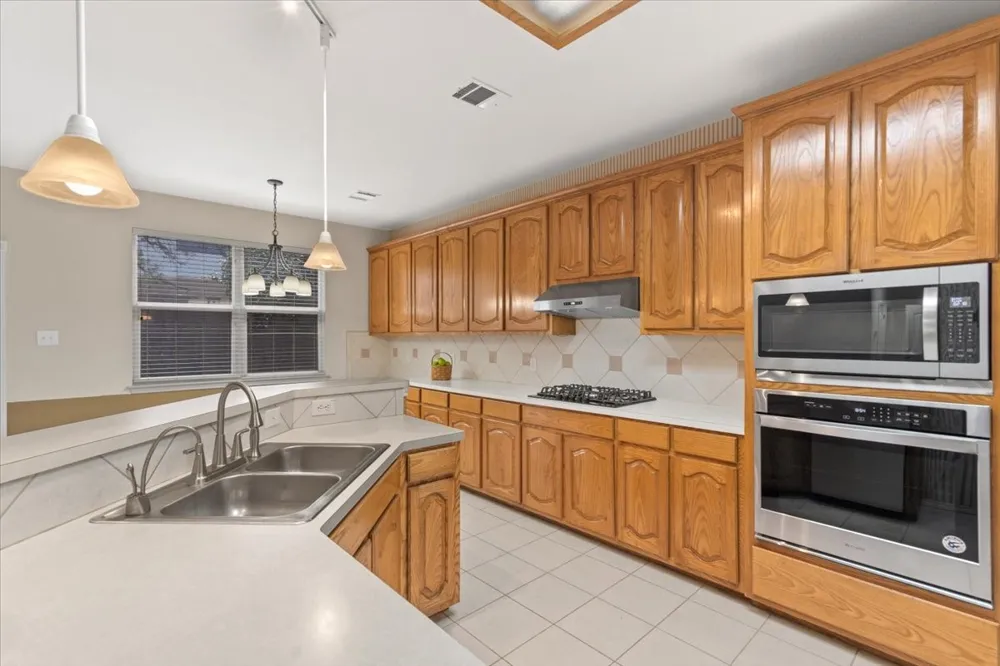 207 Colby Lane Cedar Park, TX 78613