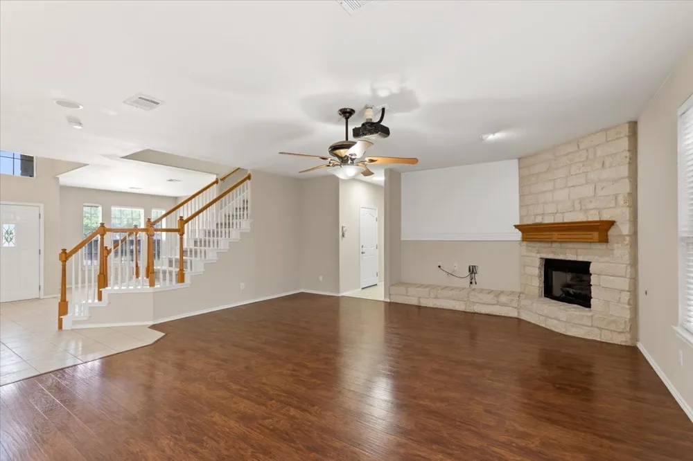 207 Colby Lane Cedar Park, TX 78613