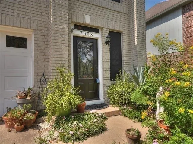 7508 Windrush Drive Austin, TX 78729