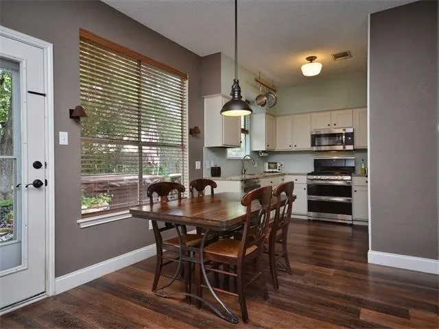 7508 Windrush Drive Austin, TX 78729