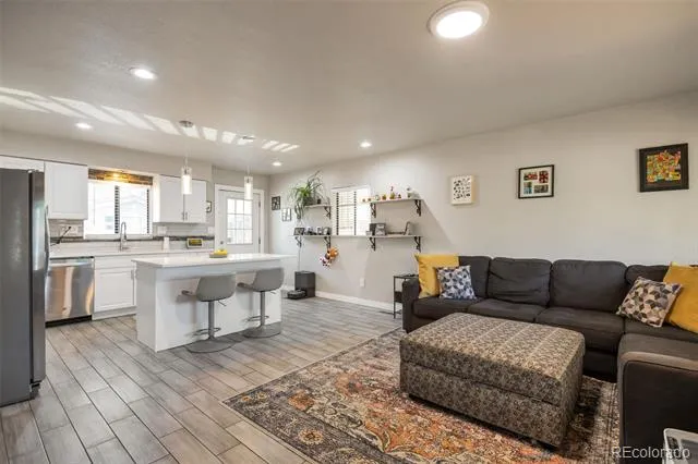 3250 W Walsh Place Denver, CO 80219
