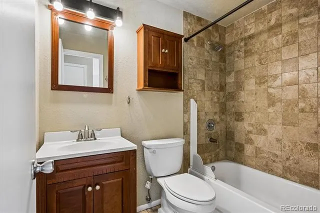 3058 S Jasper Way Aurora, CO 80013