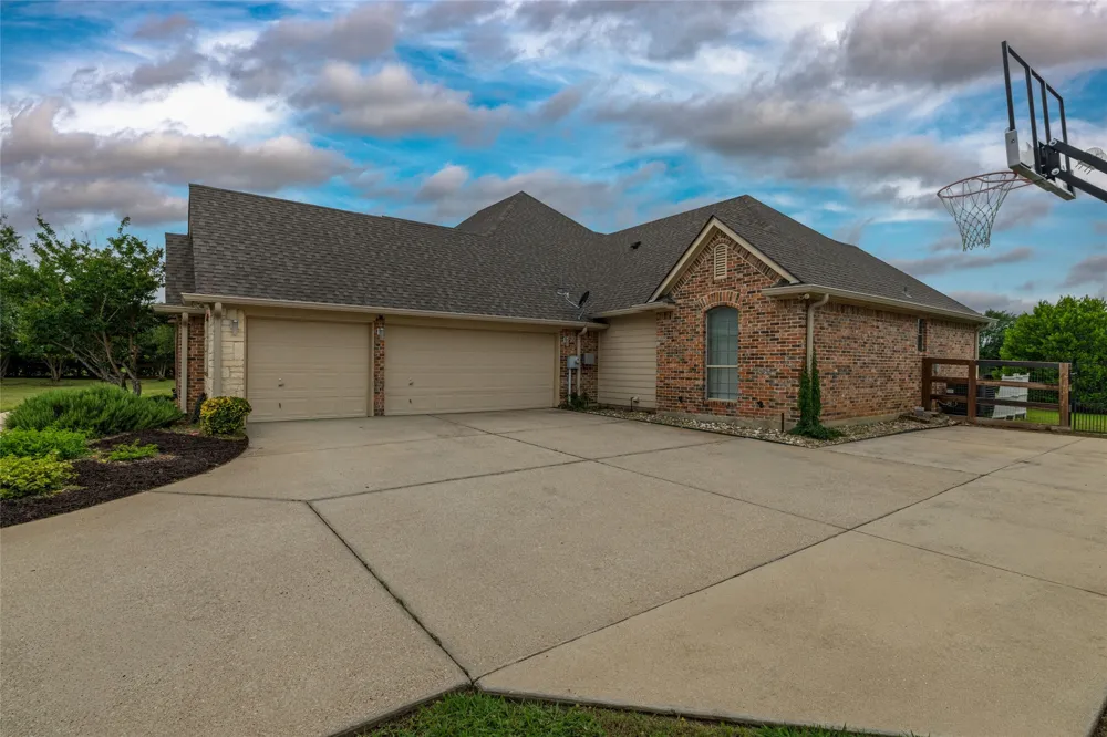 2304 Chipping Campden Road Denton, TX 76226