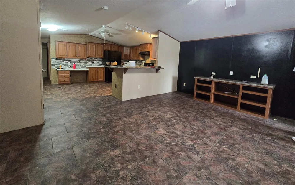 310 Vann Road #C Highlands, TX 77562