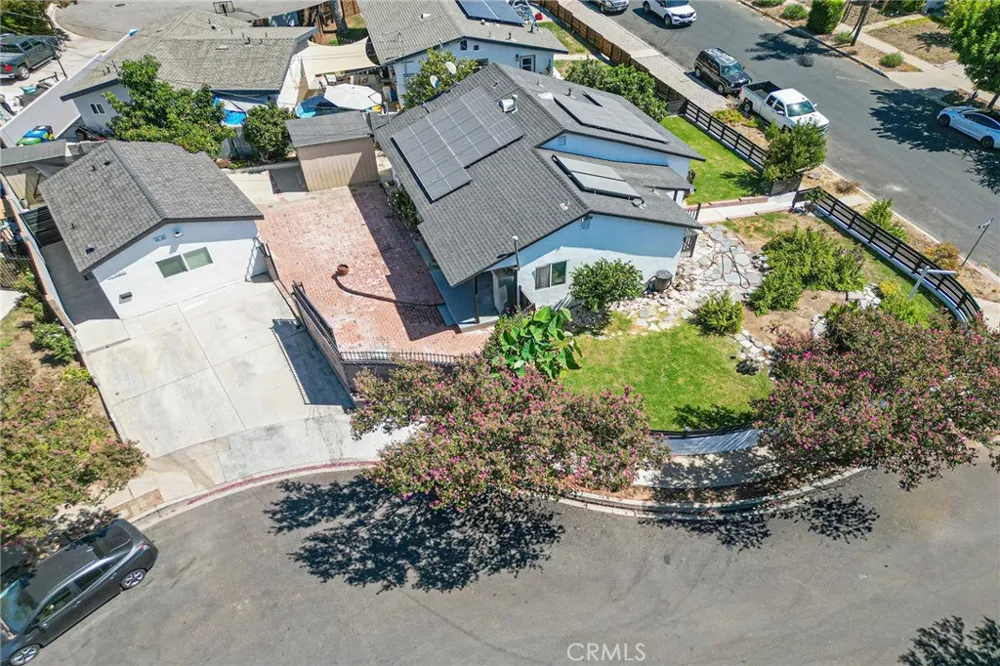 14373 Berg Sylmar, CA 91342