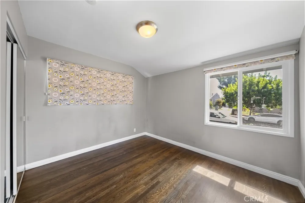 14373 Berg Sylmar, CA 91342