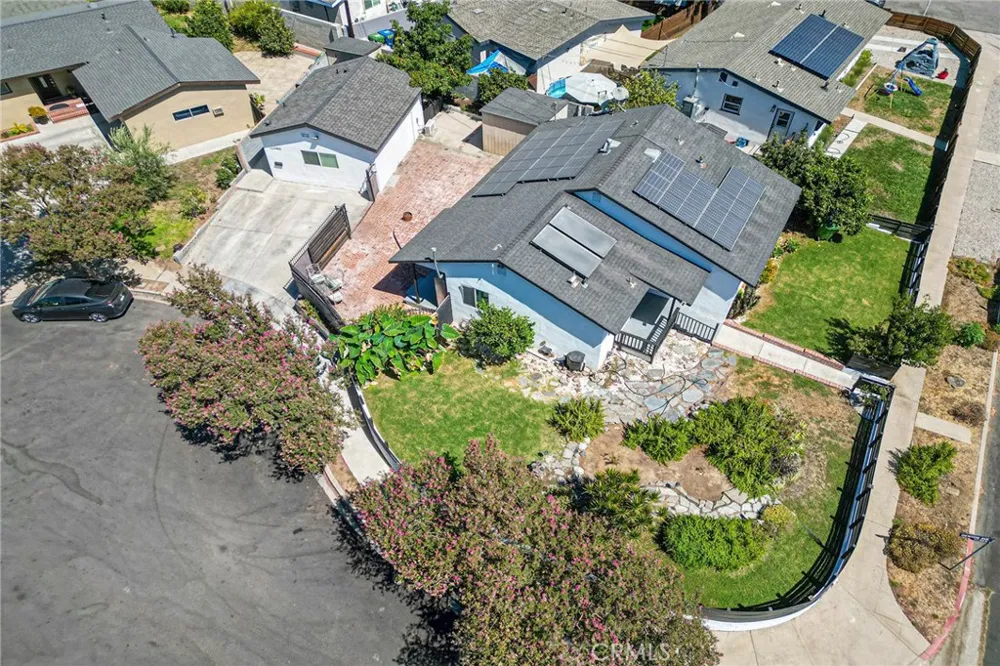 14373 Berg Sylmar, CA 91342