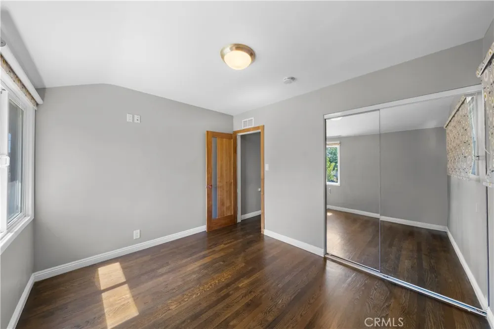14373 Berg Sylmar, CA 91342