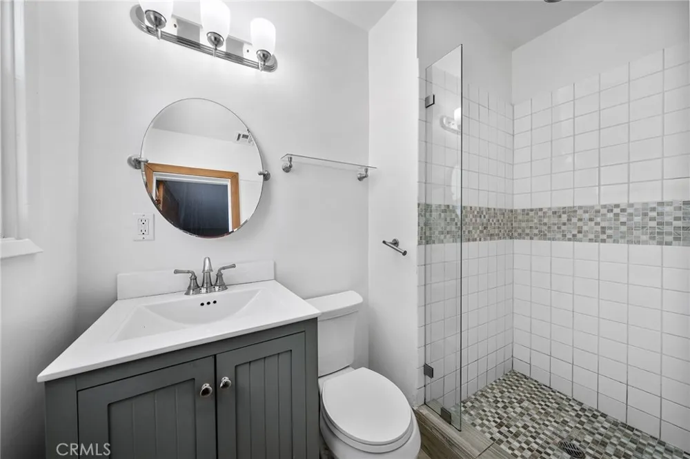 14373 Berg Sylmar, CA 91342