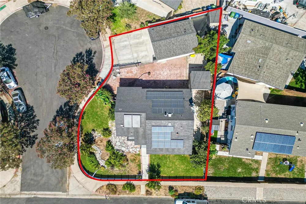 14373 Berg Sylmar, CA 91342
