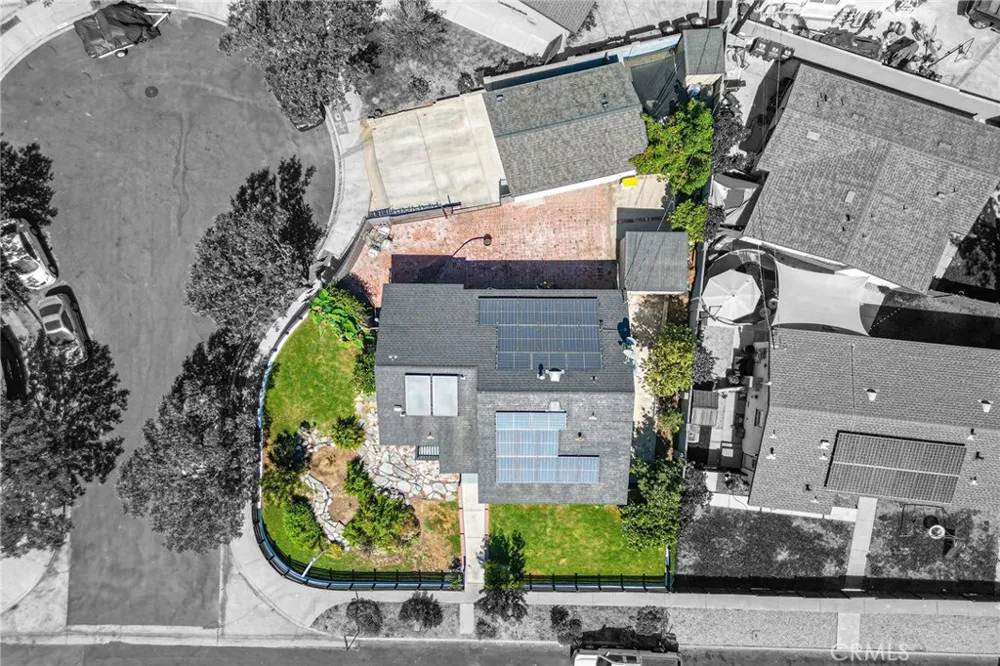 14373 Berg Sylmar, CA 91342