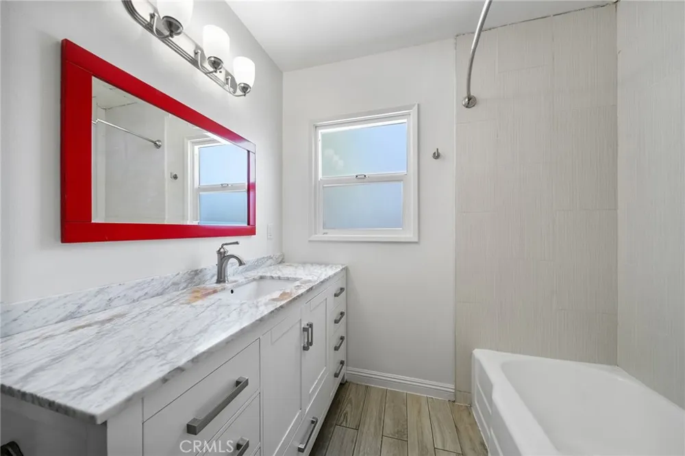 14373 Berg Sylmar, CA 91342