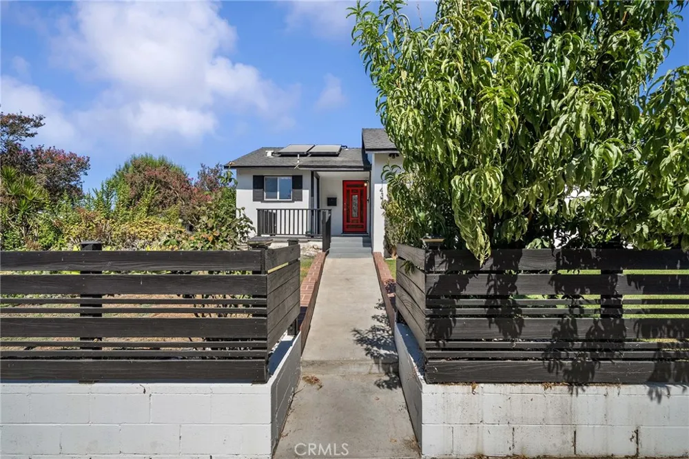 14373 Berg Sylmar, CA 91342