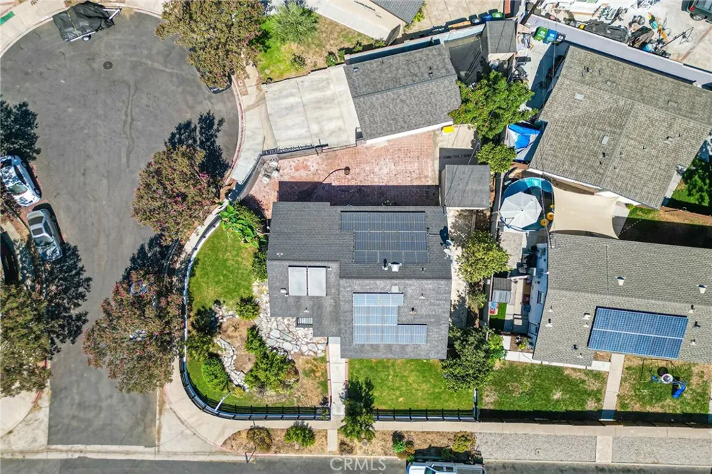 14373 Berg Sylmar, CA 91342